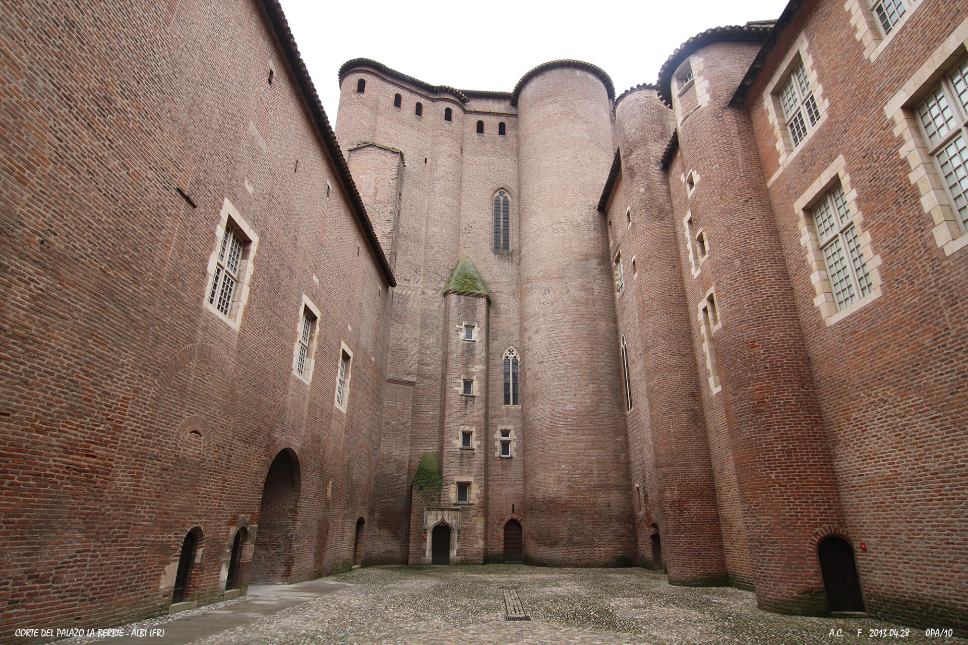 Corte del Palazzo la Berbie-Albi(FR)-0PAs