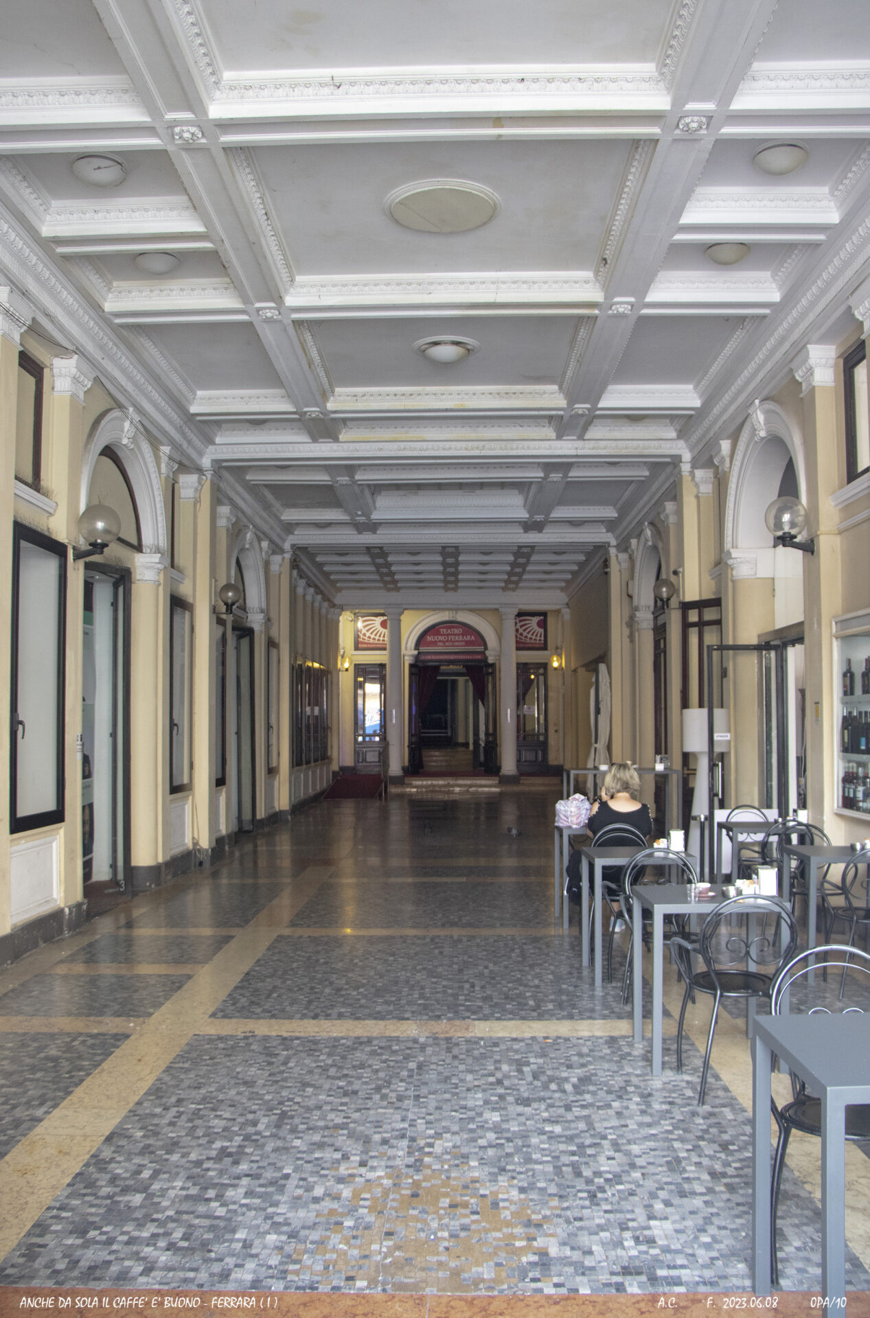Anche da sola il cafè è buono-Ferrara(I)-0PAs