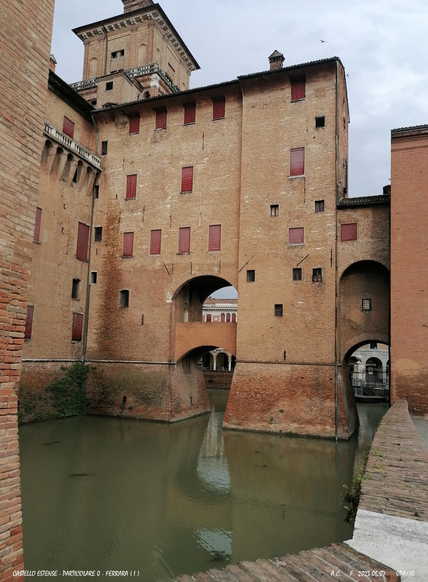 Castello estense-Particolare0-Ferrara(I)-0PAs