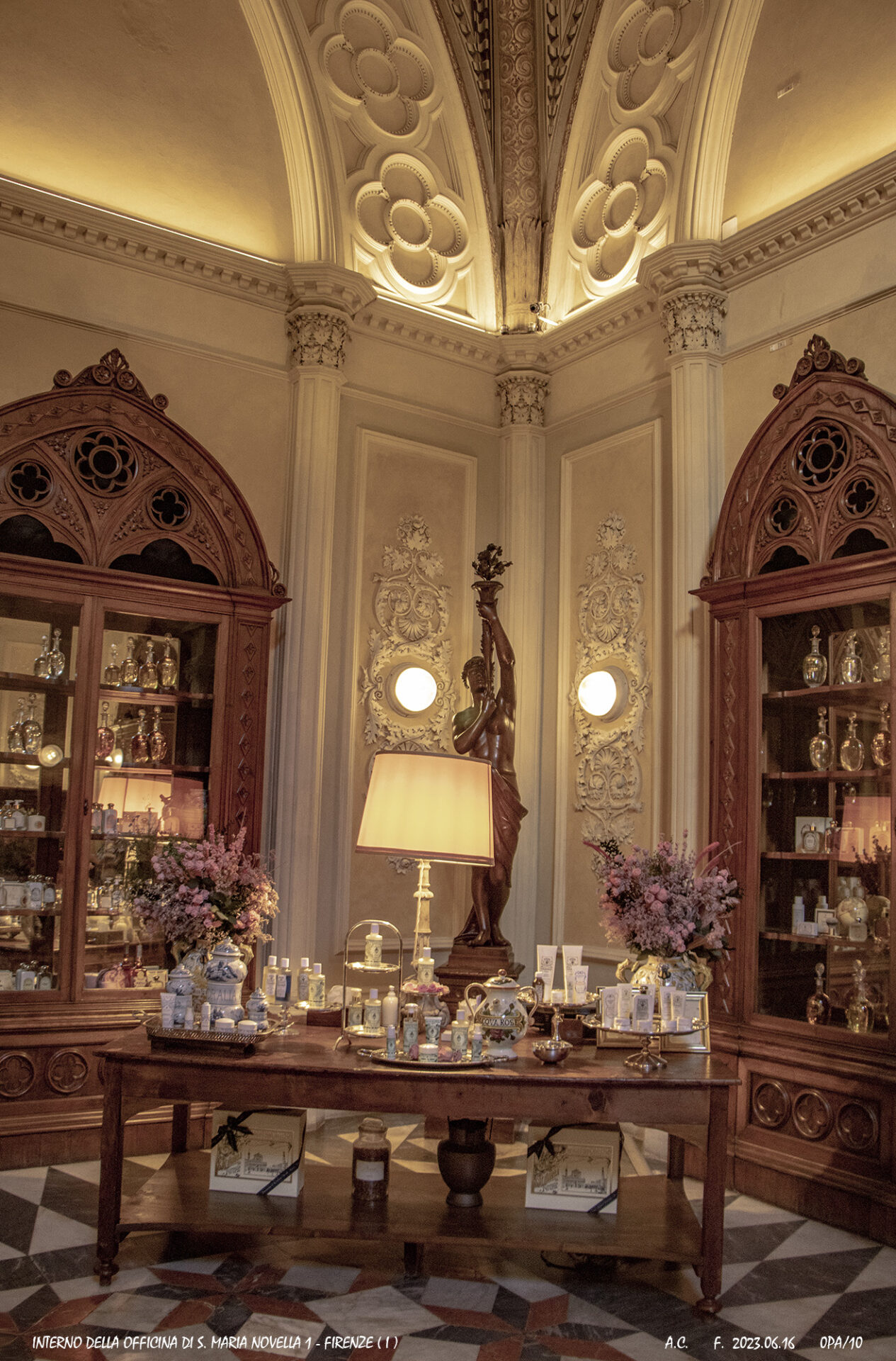 Interno della officina di S.Maria Novella1-Firenze-0PAs