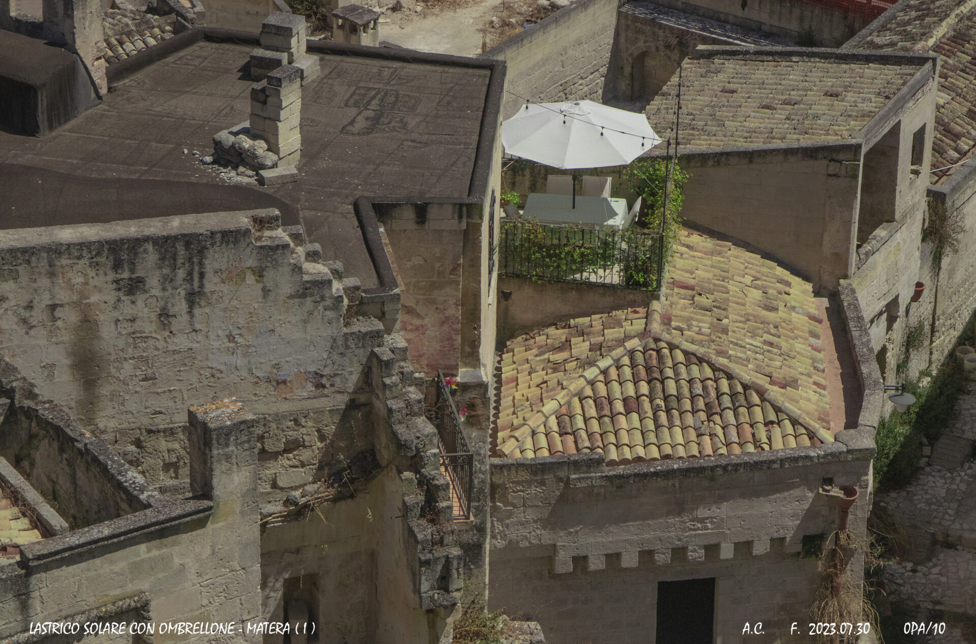 Lastrico solare con ombrellone-Matera(I)-0PAs