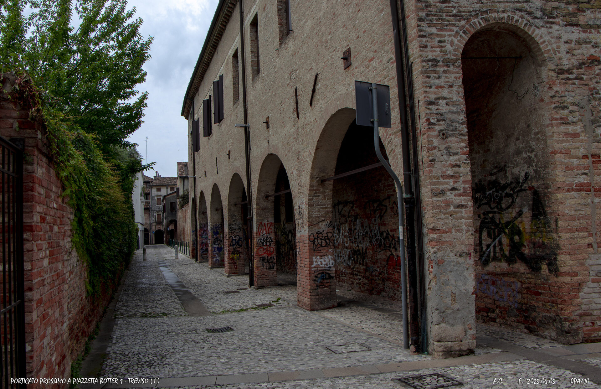 Porticato prossimo a piazzetta Botter1-Trevisto(I)-0PAs